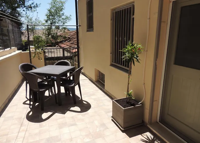 Casa Nel Borgo Di Nyaraló Tufillo